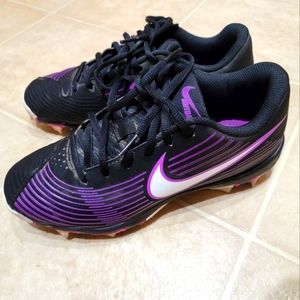 Women's 6.5 Nike Softball Cleats